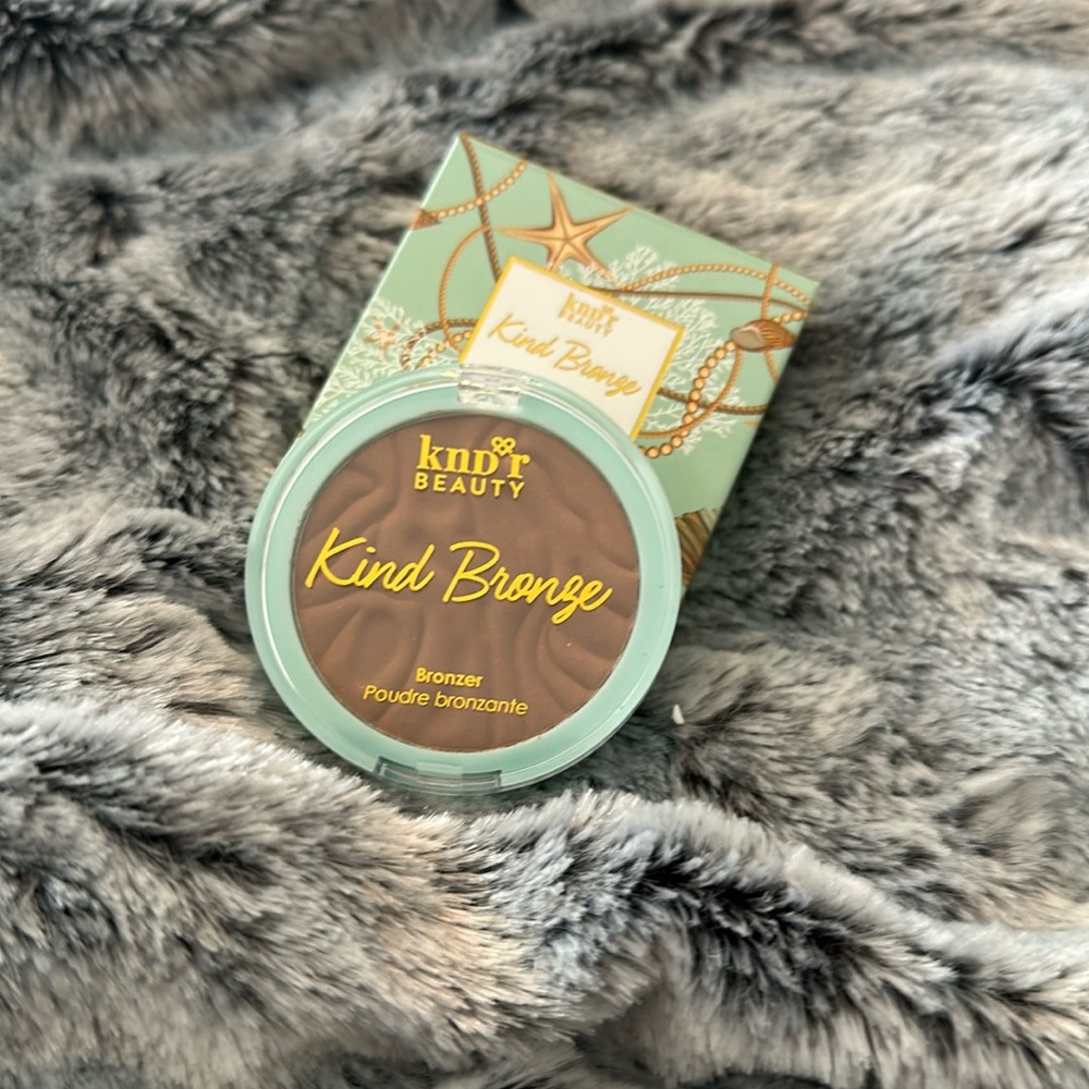 NIB KNDR Beauty Kind Bronze BLISSFUL BRONZE Bronzer